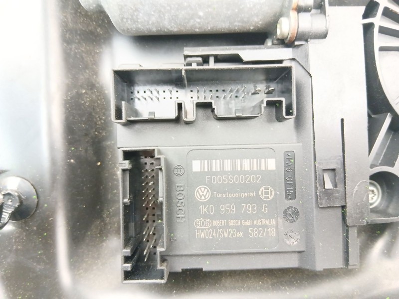 Recambio de elevalunas delantero izquierdo para volkswagen passat b6 (3c2) 2.0 fsi referencia OEM IAM 1T0959701D  1K0959793G