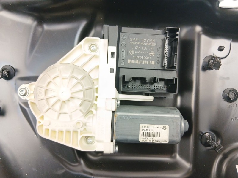 Recambio de elevalunas delantero derecho para volkswagen passat b6 (3c2) 2.0 fsi referencia OEM IAM 1K0959702K  1K0959792G