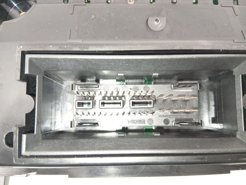 Recambio de cuadro instrumentos para volkswagen passat b6 (3c2) 2.0 fsi referencia OEM IAM 3C0920870 A2C53086538 