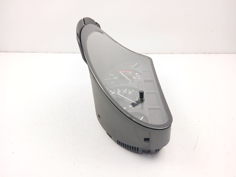 Recambio de cuadro instrumentos para bmw 5 (e39) 525 tds referencia OEM IAM 62118372357 110008735024 