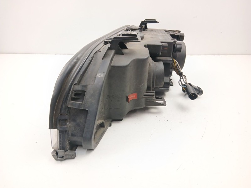 Recambio de faro derecho para bmw 5 (e39) 525 tds referencia OEM IAM 63126902426  