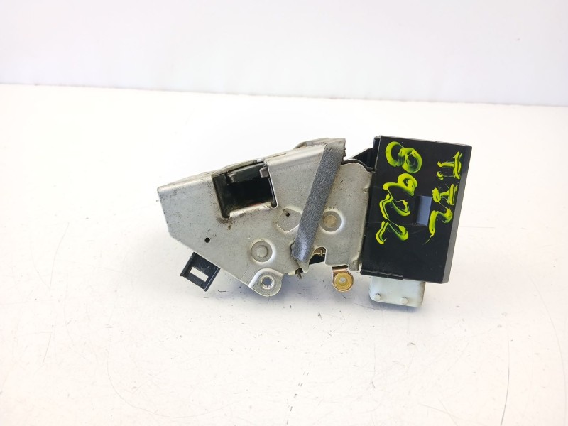 Recambio de cerradura puerta trasera izquierda para bmw 5 (e39) 525 tds referencia OEM IAM 51228125671  