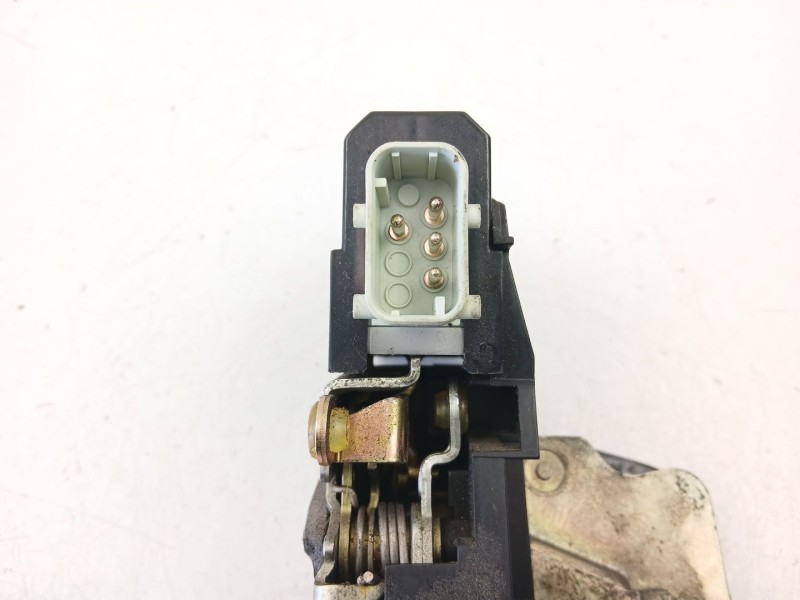 Recambio de cerradura puerta trasera izquierda para bmw 5 (e39) 525 tds referencia OEM IAM 51228125671  