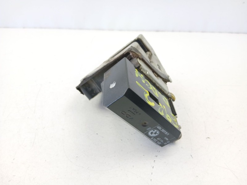 Recambio de cerradura puerta delantera derecha para bmw 5 (e39) 525 tds referencia OEM IAM 51218235104  