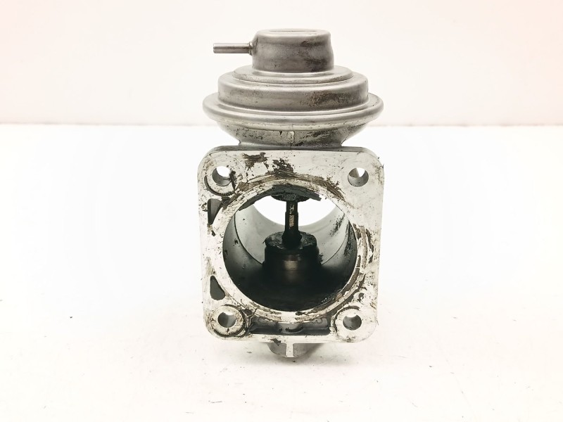 Recambio de valvula egr para bmw 5 (e39) 525 tds referencia OEM IAM 11712246145 72192010 