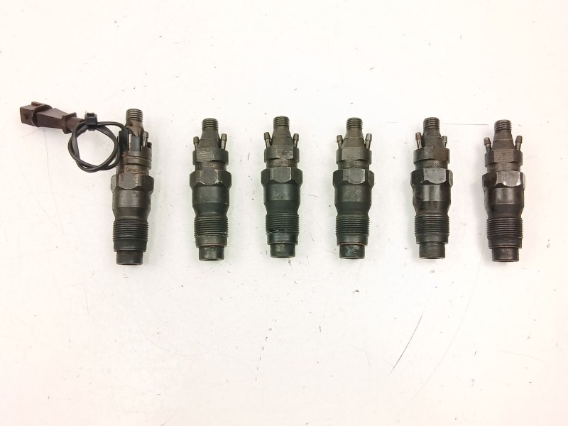 Recambio de inyectores juego para bmw 5 (e39) 525 tds referencia OEM IAM 13532245811 13512245810 KCA21S91