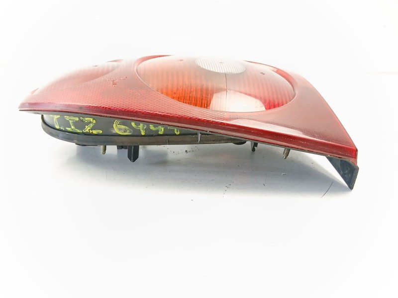 Recambio de piloto trasero izquierdo para renault megane 1.9 d referencia OEM IAM 7700428056  