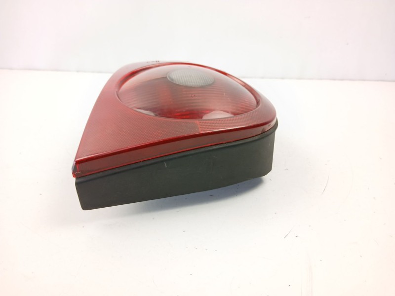 Recambio de piloto trasero izquierdo para renault megane 1.9 d referencia OEM IAM 7700428056  