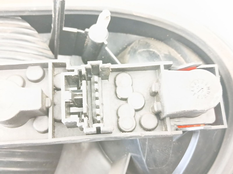 Recambio de piloto trasero izquierdo para renault megane 1.9 d referencia OEM IAM 7700428056  