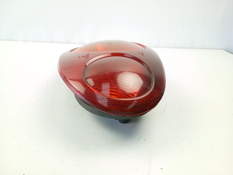 Recambio de piloto trasero derecho para renault megane 1.9 d referencia OEM IAM 7700428057  