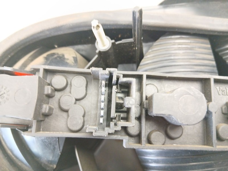 Recambio de piloto trasero derecho para renault megane 1.9 d referencia OEM IAM 7700428057  