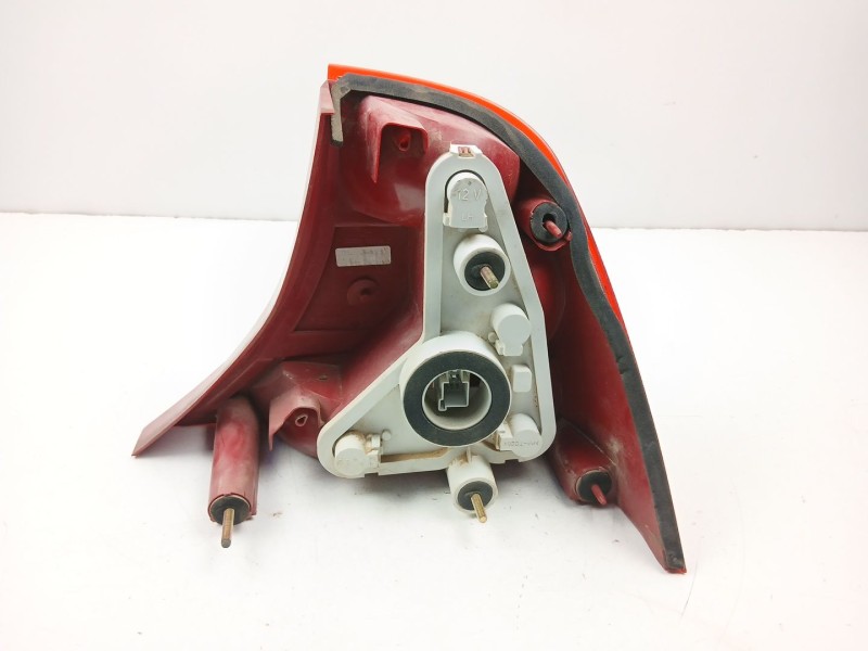 Recambio de piloto trasero izquierdo para ford focus i sedán (dfw) 1.6 16v referencia OEM IAM 1M5113405BB  