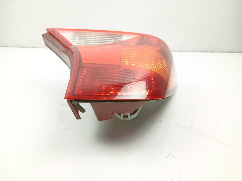 Recambio de piloto trasero izquierdo para ford focus i sedán (dfw) 1.6 16v referencia OEM IAM 1M5113405BB  