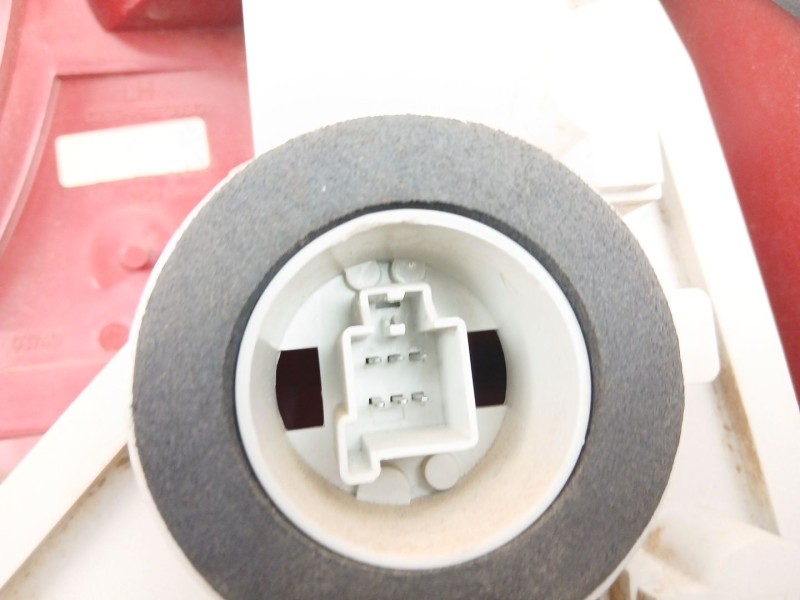 Recambio de piloto trasero izquierdo para ford focus i sedán (dfw) 1.6 16v referencia OEM IAM 1M5113405BB  