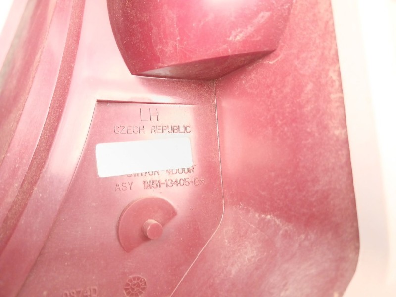 Recambio de piloto trasero izquierdo para ford focus i sedán (dfw) 1.6 16v referencia OEM IAM 1M5113405BB  