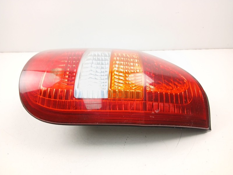 Recambio de piloto trasero derecho para opel zafira 2.0 td referencia OEM IAM 9117446  