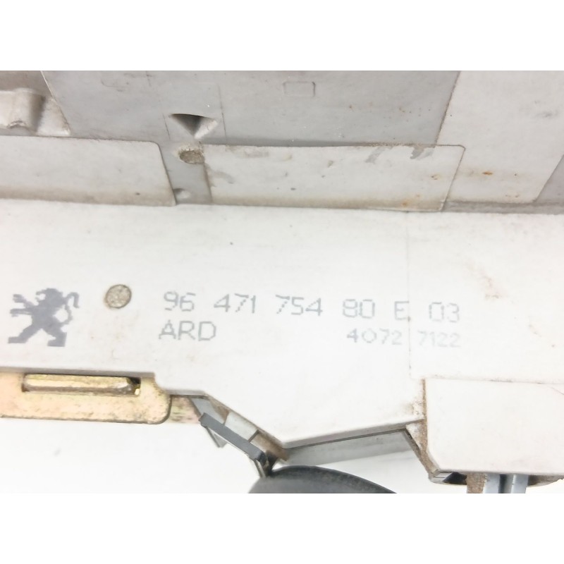 Recambio de cerradura puerta trasera derecha para citroën c4 i (lc_) 2.0 hdi referencia OEM IAM 9647175480  