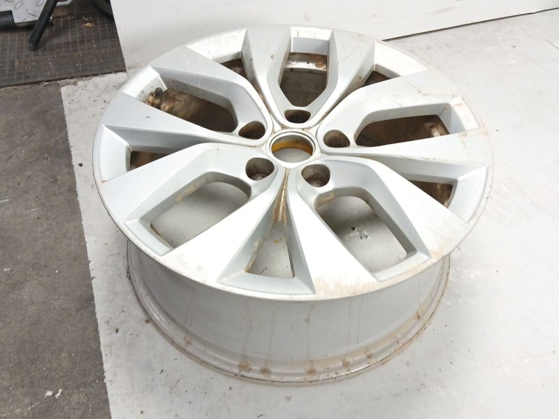 Recambio de juego llantas para renault captur ii (hf_) tce 130 (hfmf) referencia OEM IAM 403009172R  