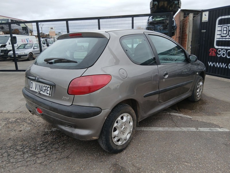 Recambio de carroceria para peugeot 206 hatchback (2a/c) 1.4 i referencia OEM IAM   