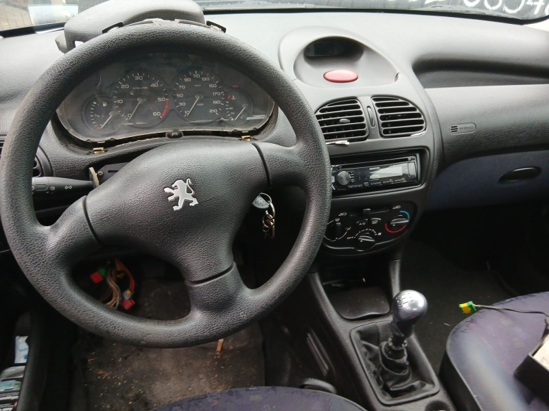 Recambio de carroceria para peugeot 206 hatchback (2a/c) 1.4 i referencia OEM IAM   