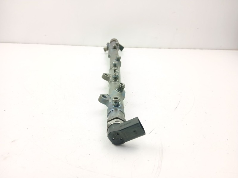 Recambio de rampa inyectora para bmw x5 (e70) xdrive 35 d referencia OEM IAM 7795514 0445216015 