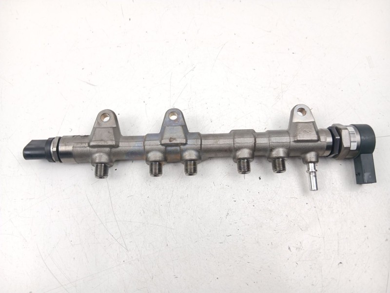 Recambio de rampa inyectora para bmw x1 (f48) sdrive 18 d referencia OEM IAM 8514154 0445214315 