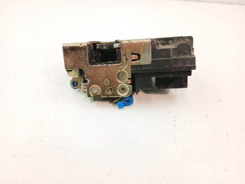 Recambio de cerradura puerta delantera izquierda para peugeot partner 1.9 d referencia OEM IAM 9135P1  