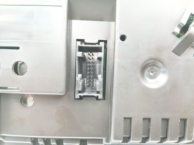 Recambio de cuadro instrumentos para bmw 3 (e90) 320 d referencia OEM IAM 9166846  