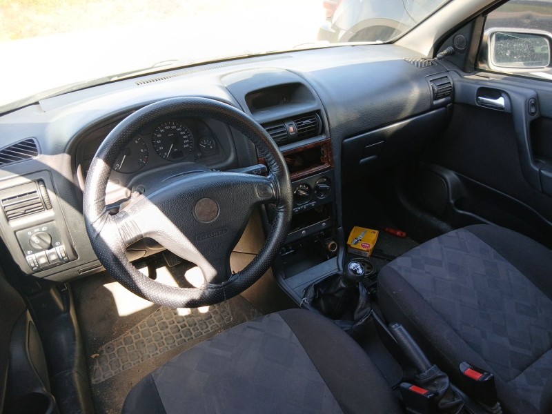 opel astra g hatchback (t98) del año 2001