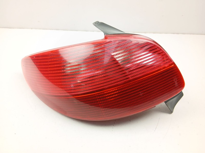 Recambio de piloto trasero izquierdo para peugeot 206 hatchback (2a/c) 1.4 i referencia OEM IAM 6350P1  