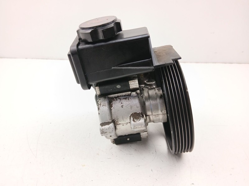 Recambio de bomba direccion para peugeot 206 hatchback (2a/c) 1.4 i referencia OEM IAM 9631411580 26064217 