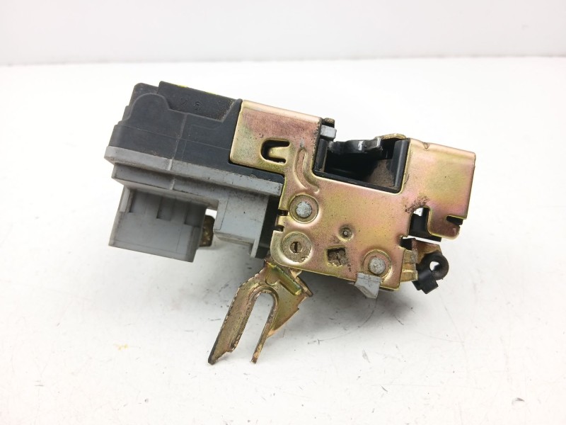 Recambio de cerradura puerta delantera derecha para citroën xsara (n1) 1.9 td referencia OEM IAM 9136G1  