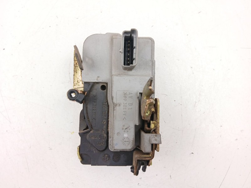 Recambio de cerradura puerta delantera derecha para citroën xsara (n1) 1.9 td referencia OEM IAM 9136G1  