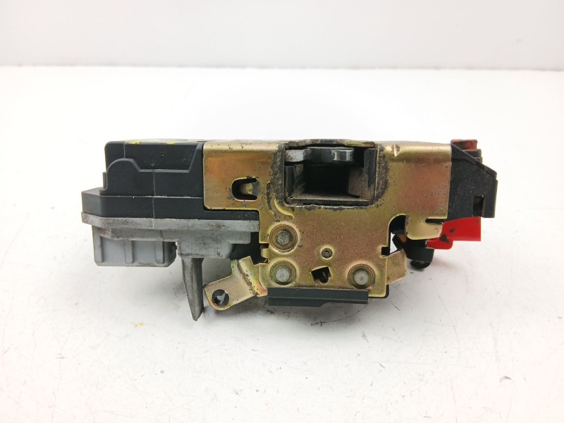 Recambio de cerradura puerta trasera derecha para citroën xsara (n1) 1.9 td referencia OEM IAM 913884  