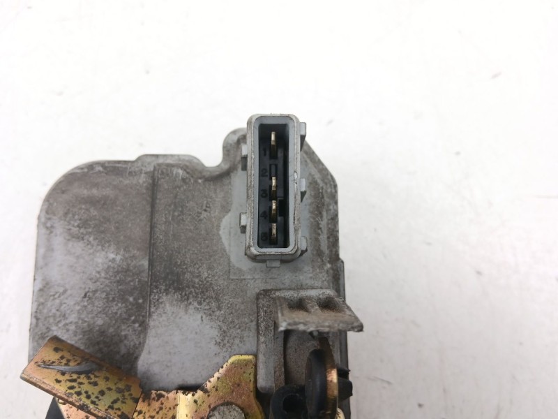 Recambio de cerradura puerta trasera derecha para citroën xsara (n1) 1.9 td referencia OEM IAM 913884  