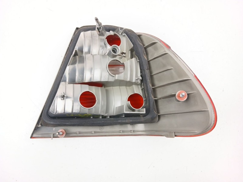 Recambio de piloto trasero izquierdo para bmw 3 (e46) 320 d referencia OEM IAM 6910531  