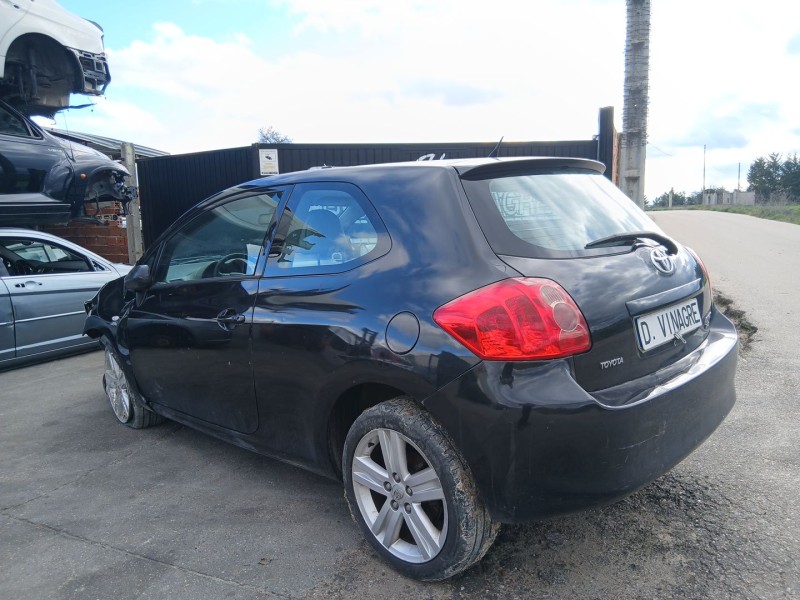 toyota auris (_e15_) del año 2006