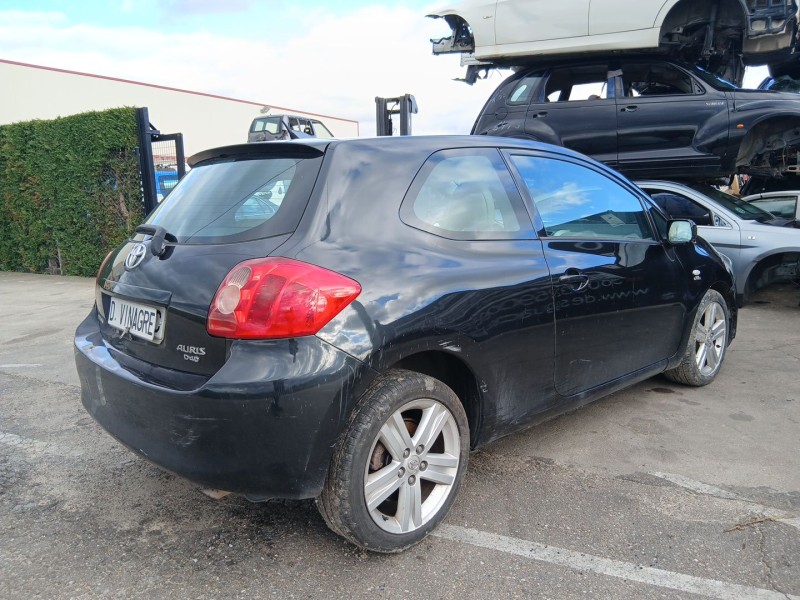 toyota auris (_e15_) del año 2006