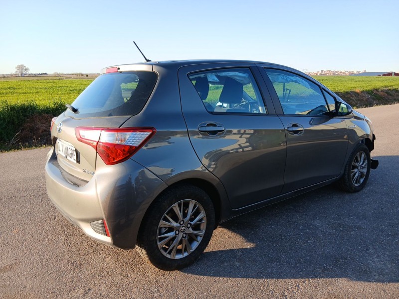 toyota yaris (_p13_) del año 2012