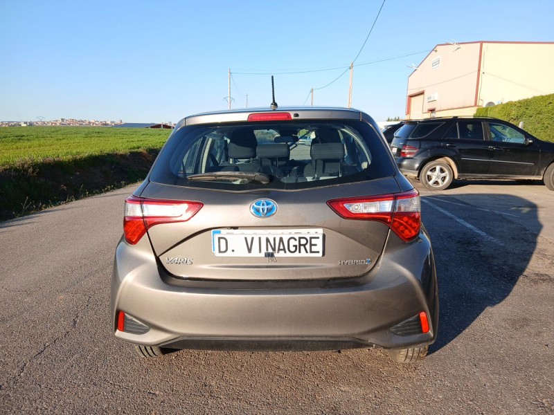 toyota yaris (_p13_) del año 2012