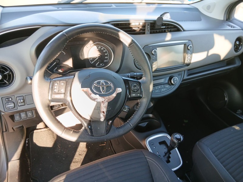 toyota yaris (_p13_) del año 2012