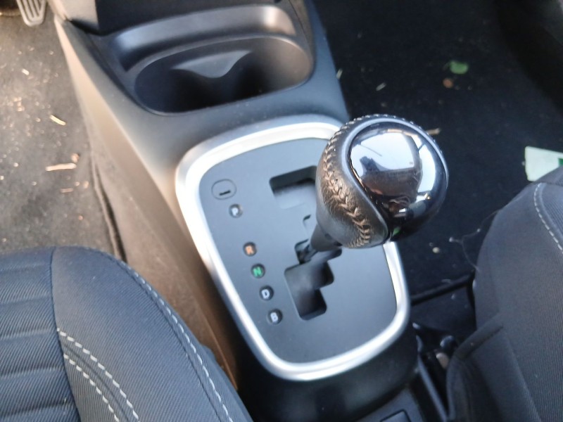 toyota yaris (_p13_) del año 2012