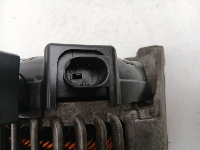 Recambio de alternador para bmw x1 (f48) xdrive 20 d referencia OEM IAM 7640131 1042118181 