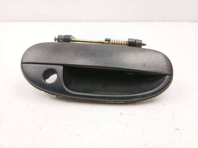 Recambio de manilla delantera derecha para daewoo lanos (klat) 1.3 referencia OEM IAM 96226250  