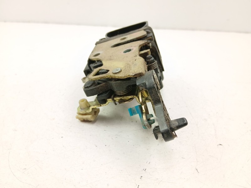 Recambio de cerradura puerta trasera izquierda para daewoo lanos (klat) 1.3 referencia OEM IAM 96305413  