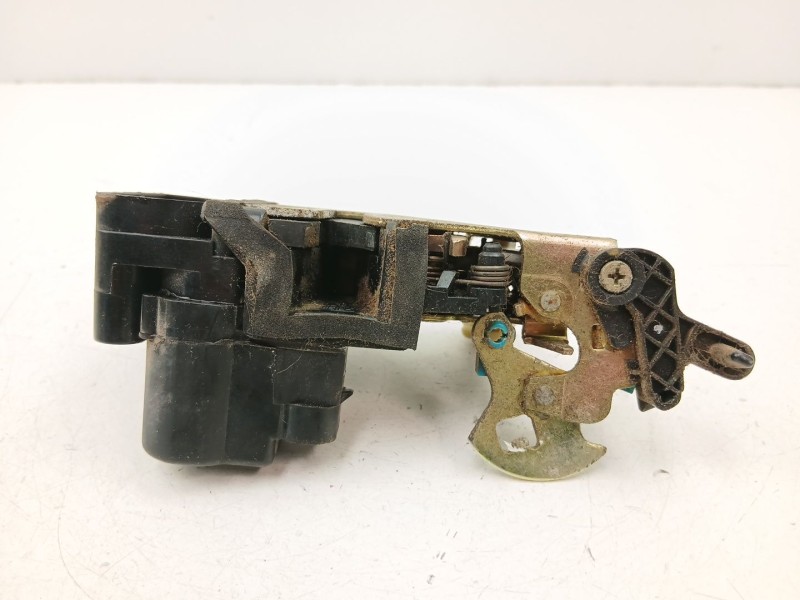 Recambio de cerradura puerta trasera derecha para daewoo lanos (klat) 1.3 referencia OEM IAM 96305414  