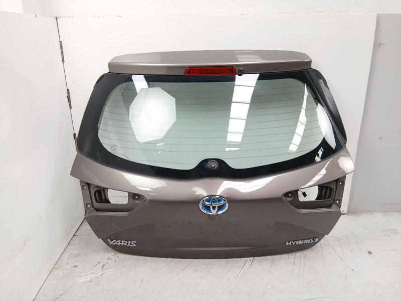 Recambio de porton trasero para toyota yaris (_p13_) 1.5 hybrid (nhp130_) referencia OEM IAM 670050D540  