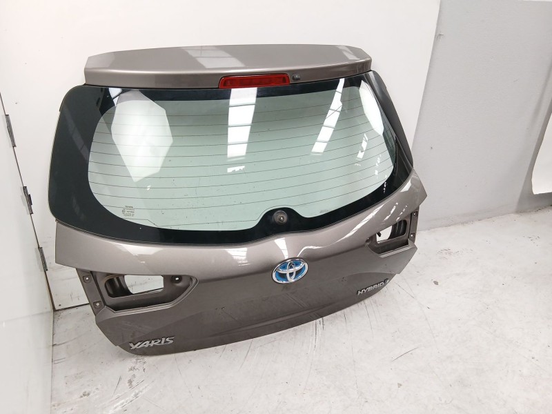 Recambio de porton trasero para toyota yaris (_p13_) 1.5 hybrid (nhp130_) referencia OEM IAM 670050D540  