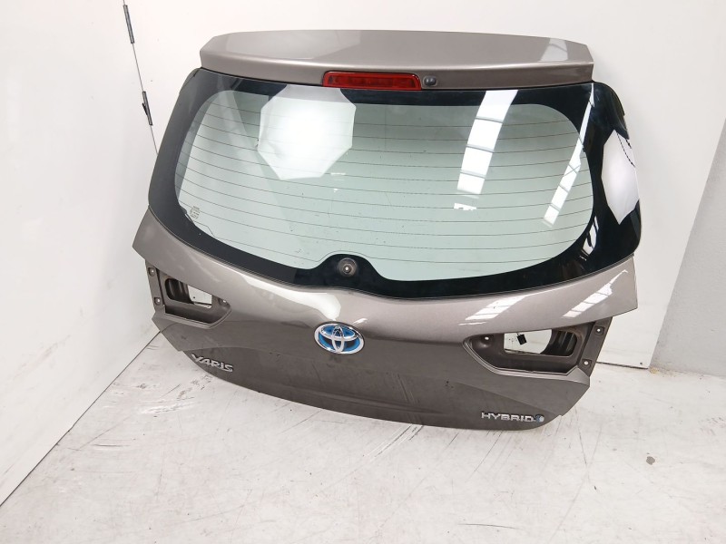 Recambio de porton trasero para toyota yaris (_p13_) 1.5 hybrid (nhp130_) referencia OEM IAM 670050D540  