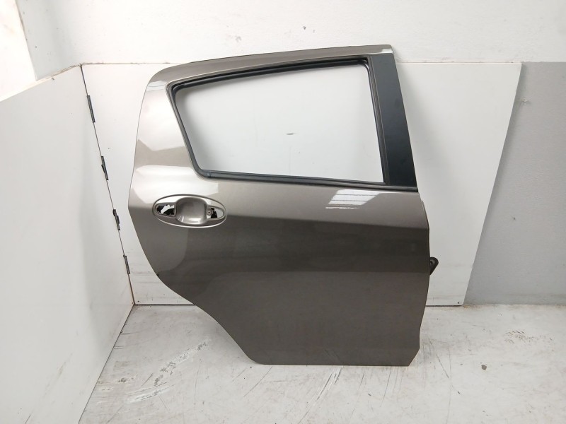 Recambio de puerta trasera derecha para toyota yaris (_p13_) 1.5 hybrid (nhp130_) referencia OEM IAM 670030D190  